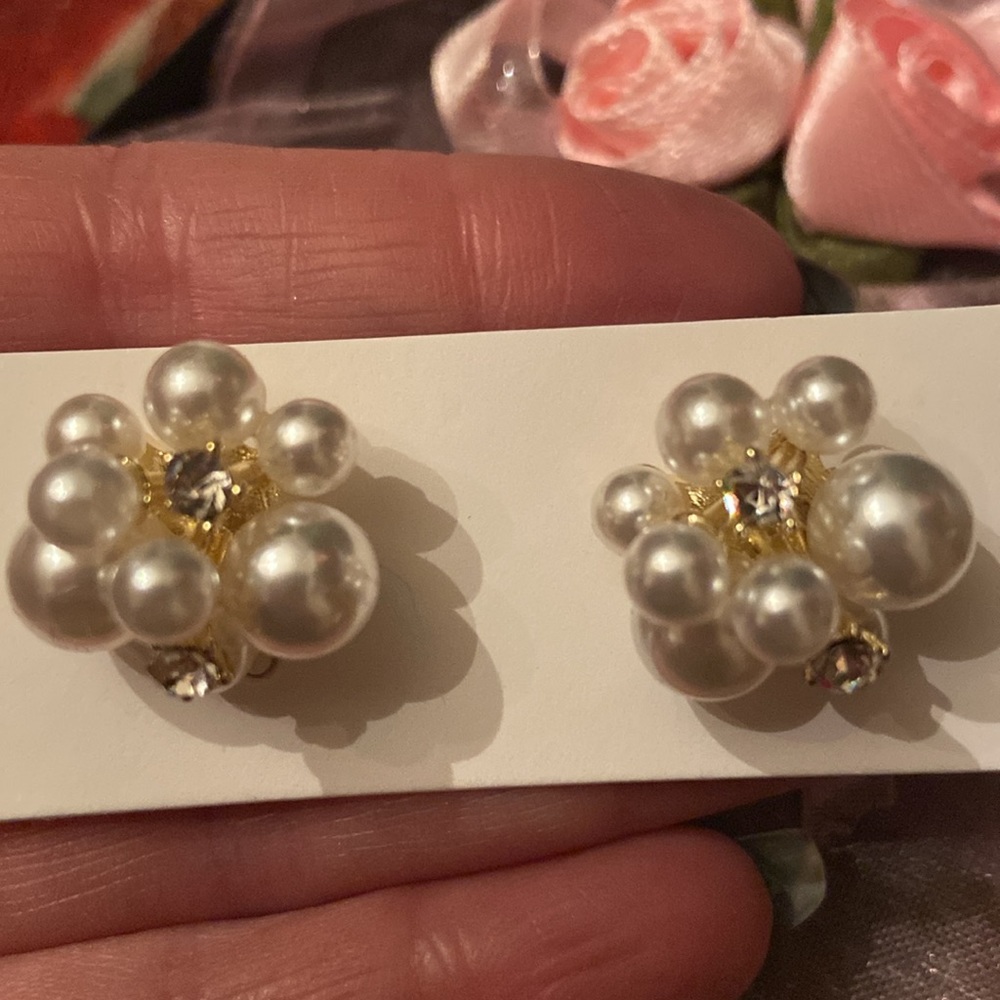 Cluster Pearl Earrings - Picture 2 of 6
